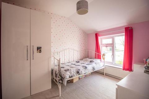 2 Aldrin Way, Leigh-on-sea, SS9 5UA