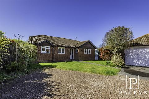 9 Blaine Drive, Frinton-on-sea, CO13 0UR