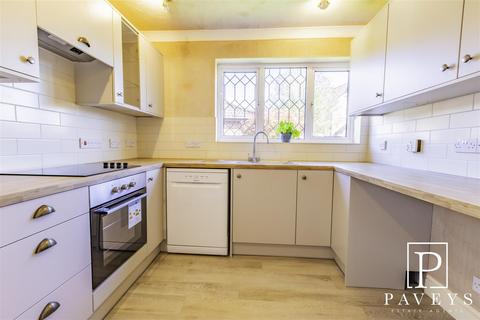 9 Blaine Drive, Frinton-on-sea, CO13 0UR