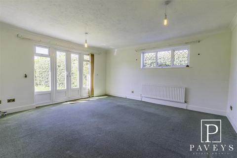 9 Blaine Drive, Frinton-on-sea, CO13 0UR