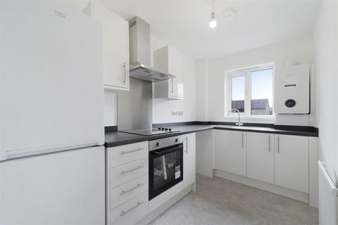 1 bedroom flat to rent, Larkham Close, Feltham TW13