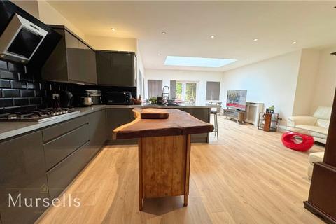 10 Clarendon Close, Broadstone, BH18 9HR