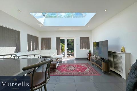 10 Clarendon Close, Broadstone, BH18 9HR