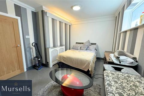 10 Clarendon Close, Broadstone, BH18 9HR