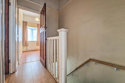 97 Central Avenue, Southend-on-sea, SS2 4DY