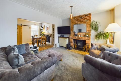 122 Reservoir Road, Gloucester, GL4 6RY