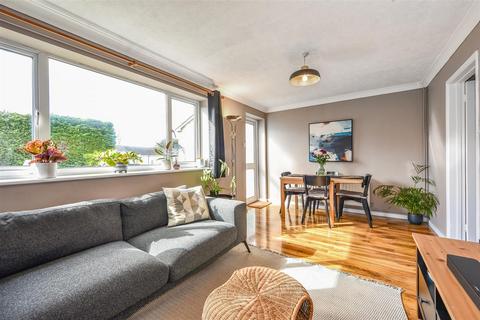 6 Alliston Way, Whitchurch, RG28 7LF