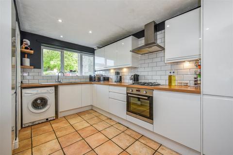 6 Alliston Way, Whitchurch, RG28 7LF