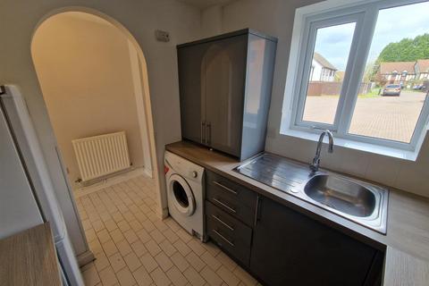 2 bedroom terraced house to rent, Cantref Court, Ravenhill