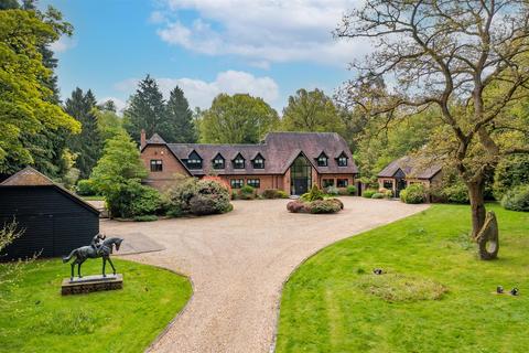 6 bedroom detached house for sale, Cholesbury Road, Wigginton, Tring
