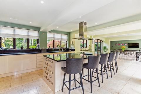 6 bedroom detached house for sale, Cholesbury Road, Wigginton, Tring