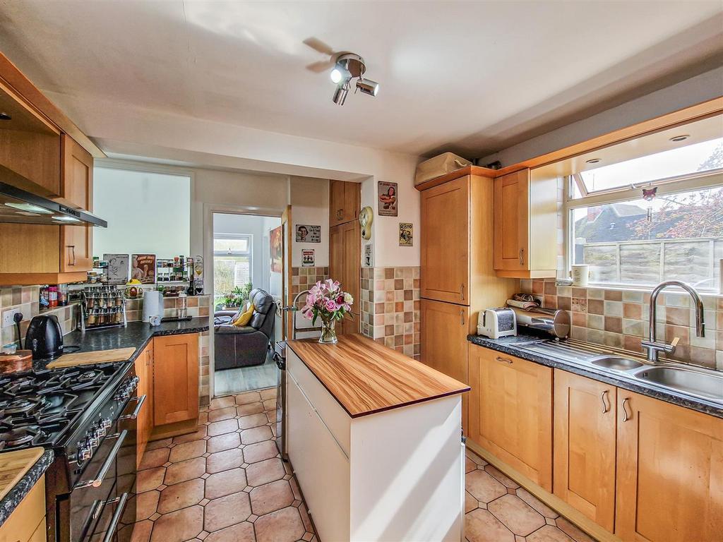 Fitted kitchen