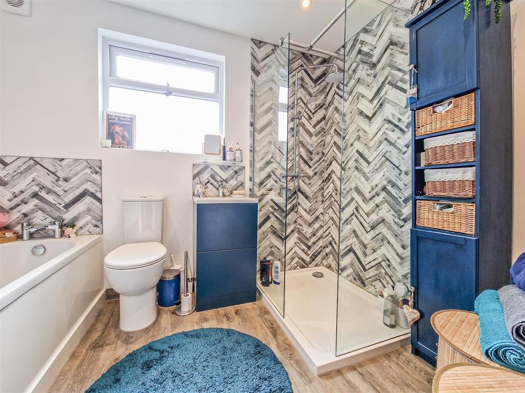 Luxury four piece bathroom