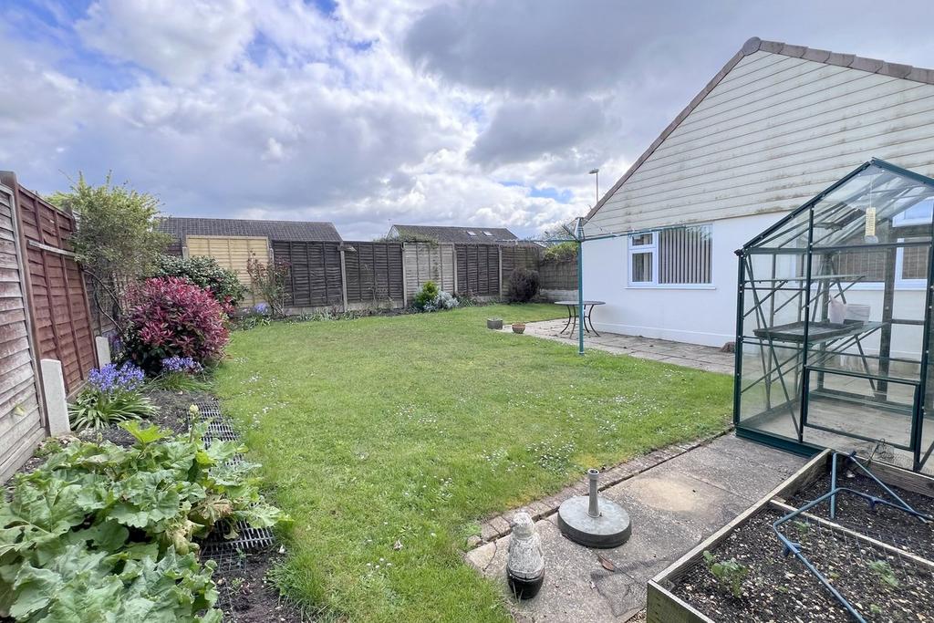 Coppice Avenue, Ferndown, BH22 3 bed detached bungalow for sale £425,000