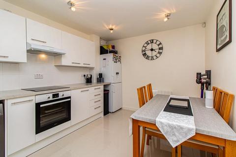 34 Weaverdale, Shoeburyness, Southend-on-sea, SS3 8XL