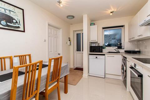 34 Weaverdale, Shoeburyness, Southend-on-sea, SS3 8XL