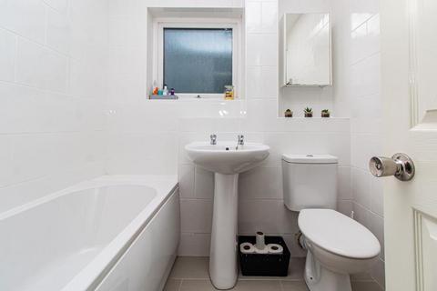34 Weaverdale, Shoeburyness, Southend-on-sea, SS3 8XL