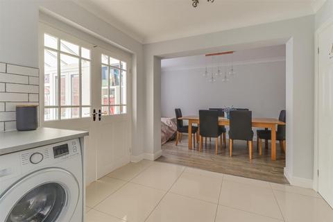 94 Alexandra Road, Great Wakering, Southend-on-sea, SS3 0GW