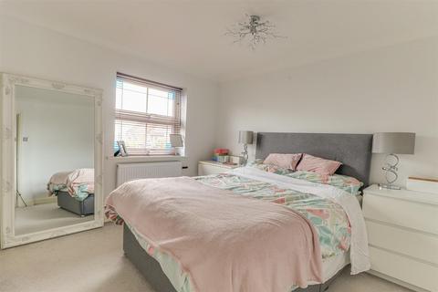 94 Alexandra Road, Great Wakering, Southend-on-sea, SS3 0GW