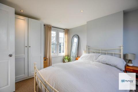 50b Adys Road, London, SE15 4DZ