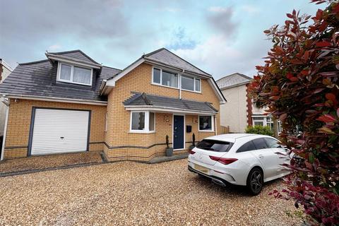 4 bedroom detached house to rent, Redhill Drive, Bournemouth