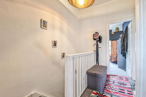 203a Central Avenue, Southend-on-sea, SS2 4EA