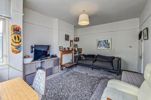 203a Central Avenue, Southend-on-sea, SS2 4EA