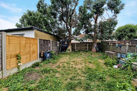 203a Central Avenue, Southend-on-sea, SS2 4EA