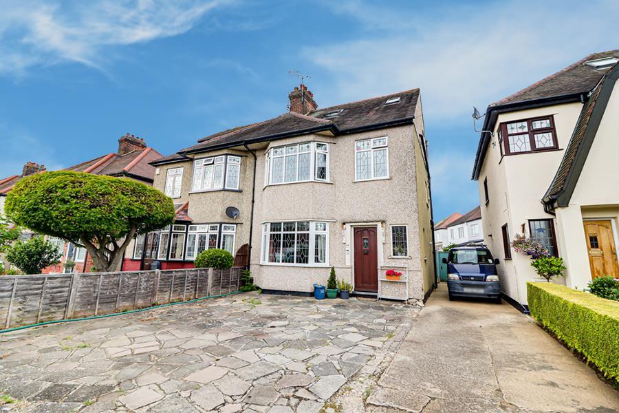 Hampton Gardens, SouthendonSea SS2 4 bed semidetached house for sale
