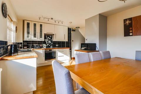 49 Gunners Road, Shoeburyness, Southend-on-sea, SS3 9SB
