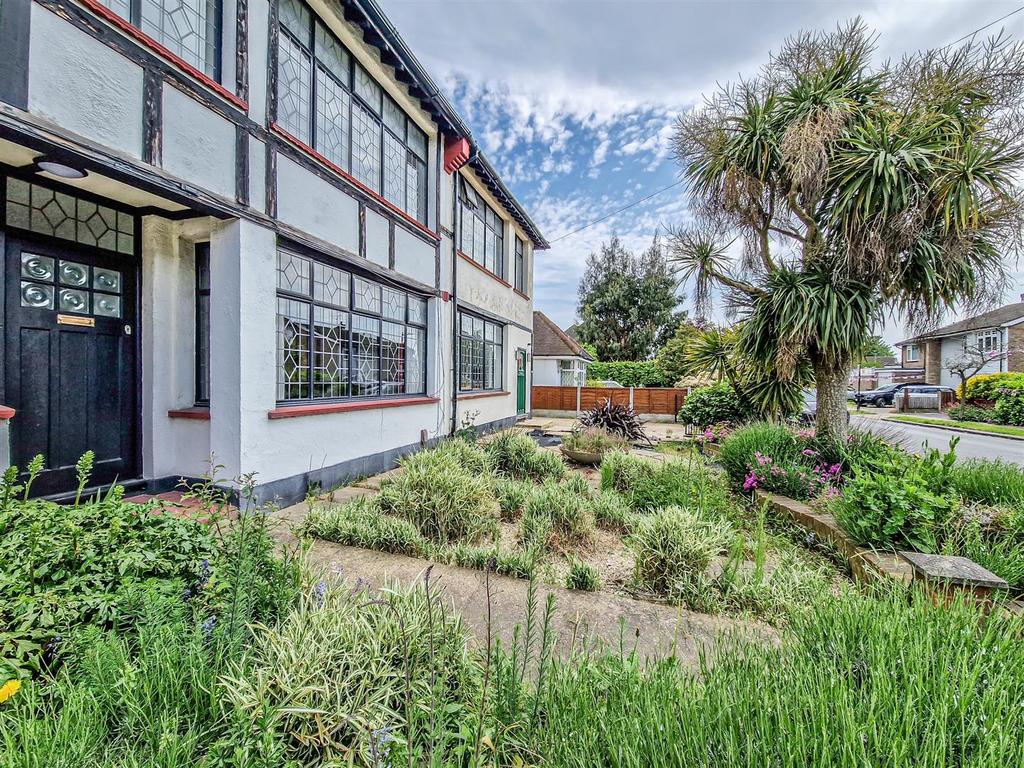 Front Garden (Parking Potential)