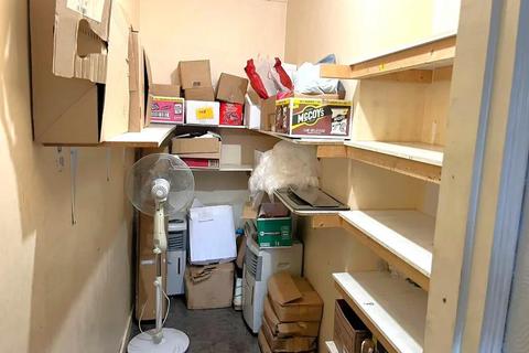 Property to rent, High Street, Upton