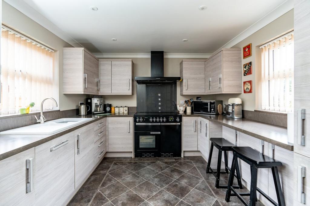 Ashton Hall Drive, Boston, PE21 4 bed detached house for sale £329,500