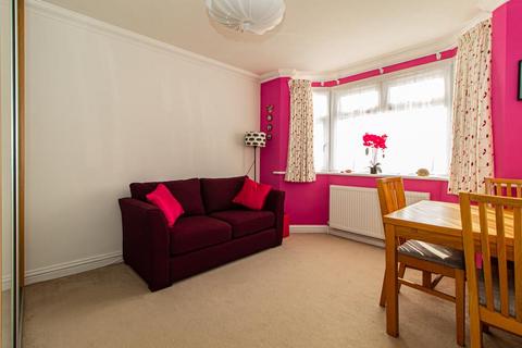 27 Belgrave Road, Leigh-on-sea, SS9 5HE
