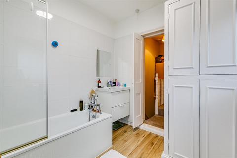 2 bedroom terraced house to rent, Priory Road, Chiswick, London