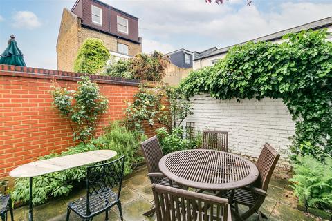 2 bedroom terraced house to rent, Priory Road, Chiswick, London