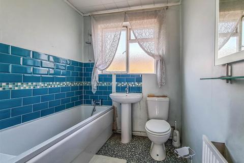24 Ashcombe Close, Leigh-on-sea, SS9 4SE