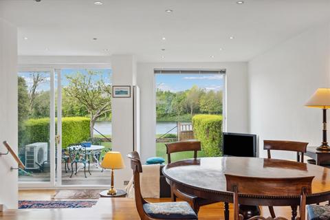 5 bedroom townhouse for sale, Chiswick Quay, London