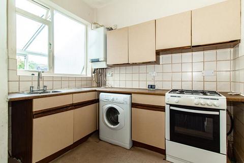 65 Lancaster Gardens, Southend-on-sea, SS1 2NS