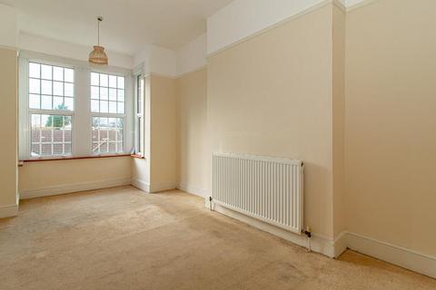 65 Lancaster Gardens, Southend-on-sea, SS1 2NS