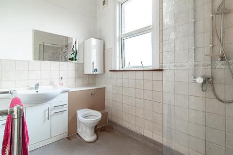 65 Lancaster Gardens, Southend-on-sea, SS1 2NS