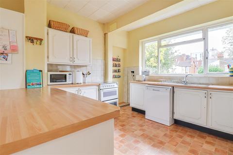 112 Boston Avenue, Southend-on-sea, SS2 6JE