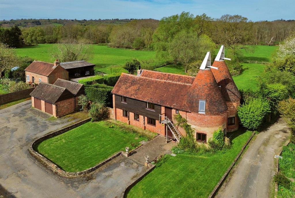 Pembury Road, Tonbridge TN11 5 bed detached house for sale £1,950,000