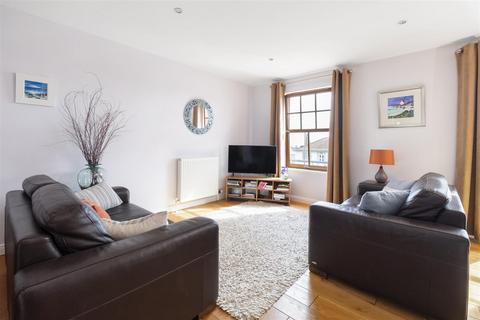 3 bedroom terraced house for sale, 18, Gifford Court, Crail
