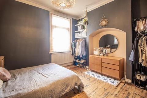 1 bedroom flat for sale, Lancaster Gardens, Southend-on-Sea SS1