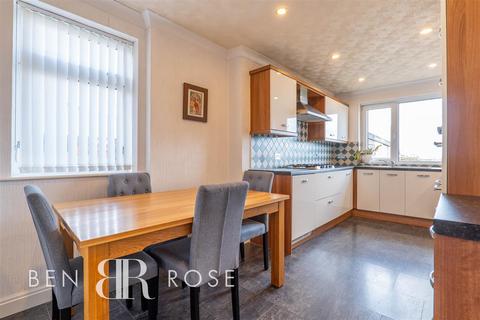 10 Lawton Close, Wheelton, Chorley, PR6 8HU