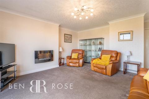 10 Lawton Close, Wheelton, Chorley, PR6 8HU