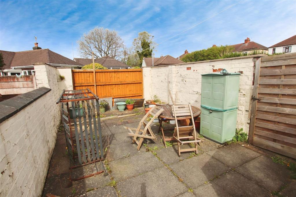 Enclosed rear yard
