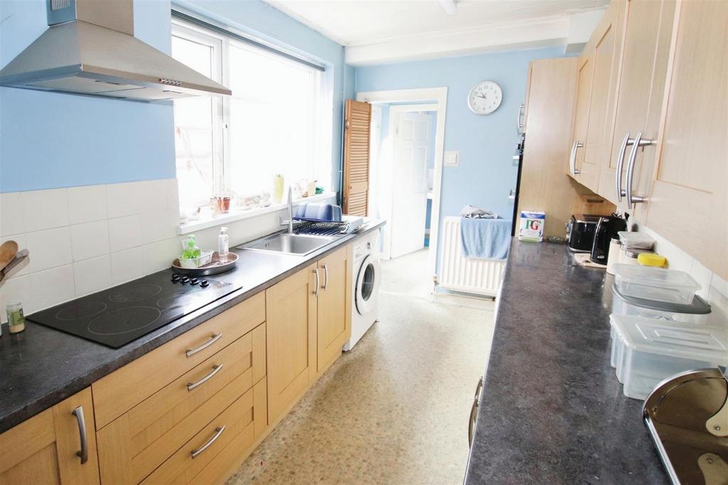 Fitted kitchen