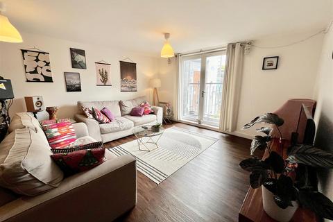 2 bedroom apartment for sale, Midlothian Court, Worsdell Drive, Gateshead